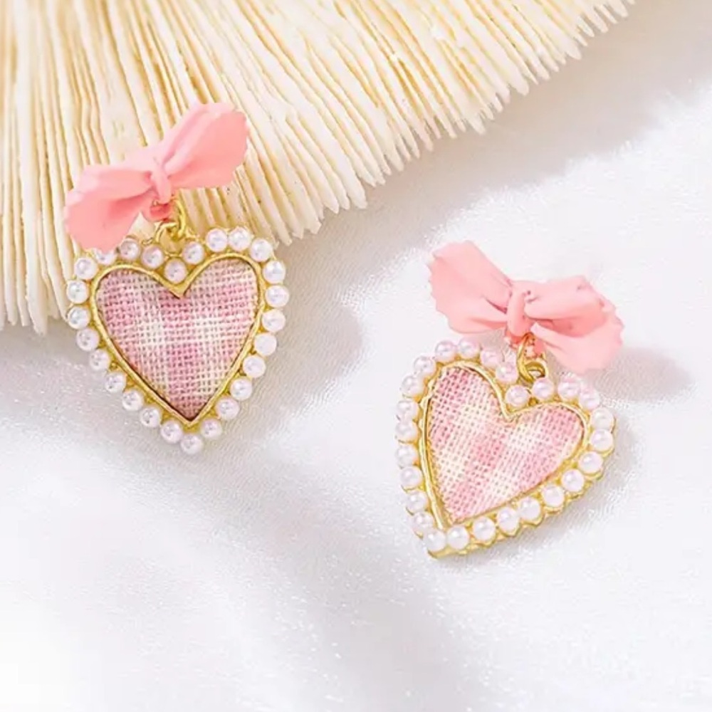Pearl Pink Plaid Bow Heart Stud Earrings - Picture 4 of 6